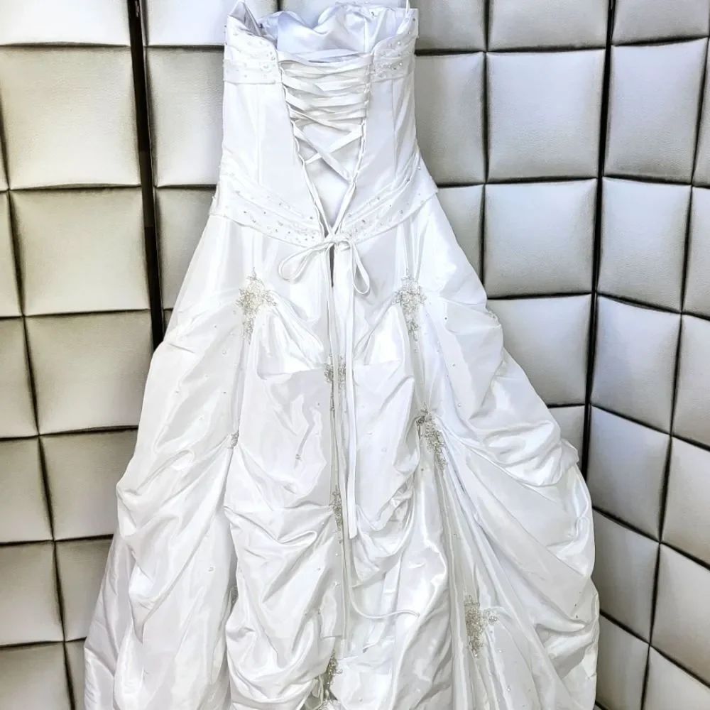 Alfred Angelo bridal gown - Picture 4 of 12